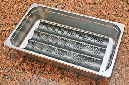 Steam tray with a standard 3-baguette pan inside.