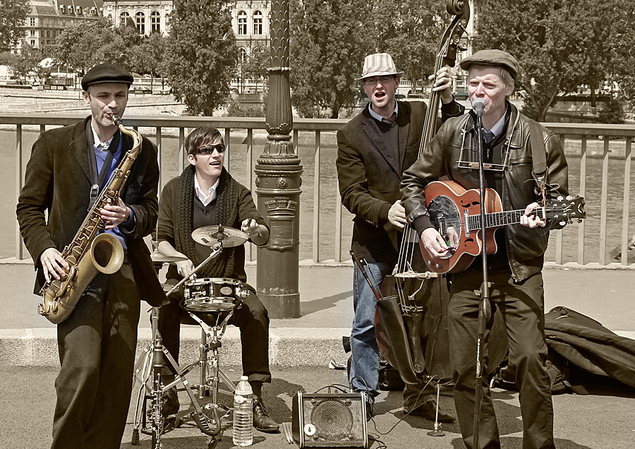Swing band "SwingInParis," performing on the Pont Saint-Louis, Paris
